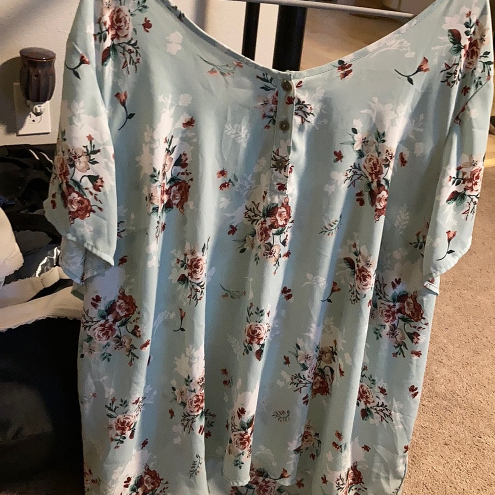 Plus size short sleeve shirt